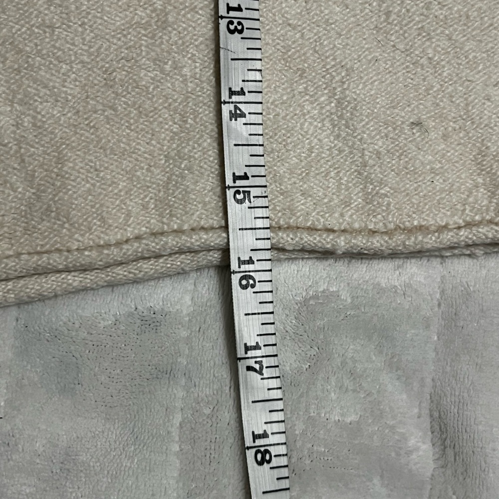 Universal Thread Cream Shorts - Picture 7 of 7